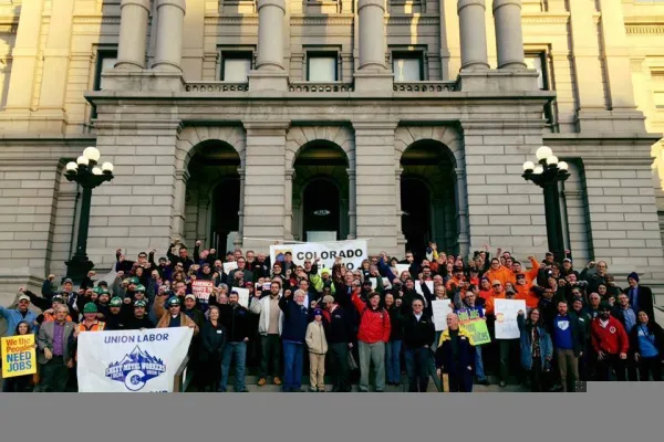 Group picture of union members at capitol